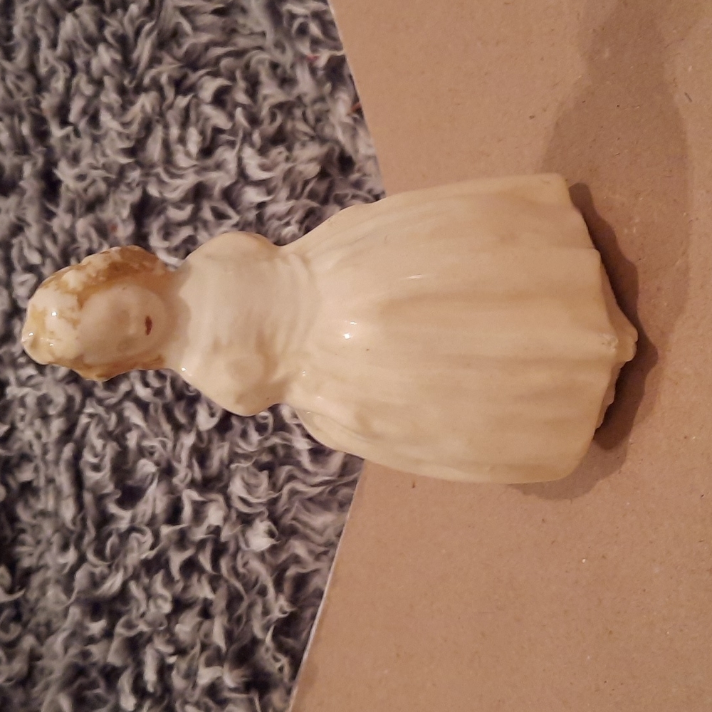 Vintage Victorian girl figurine
